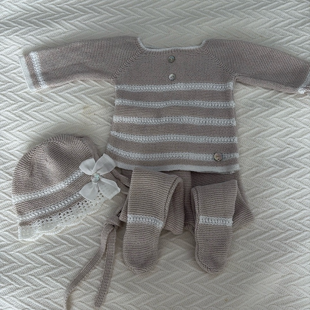 Paz Rodriguez newborn outfit